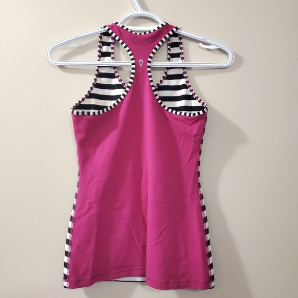 Ivivva - Girls Black and White Striped, and Magenta Back Tank Top - Size 12 - Picture 4 of 4